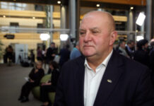 Europosłowie chcą regulacji zarządzania algorytmicznego w miejscu pracy. Ważne decyzje mają być podejmowane przez człowieka