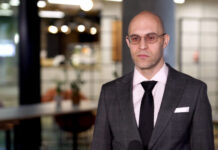 Pracownicy obsługi klienta mierzą się z falą hejtu. Branża chce zmiany standardów komunikacji