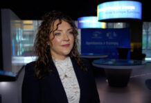 Liczba publikacji na temat AI w kontekście rynku pracy rośnie. Media coraz mniej straszą negatywnymi konsekwencjami