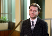 Sztuczna inteligencja potęguje zagrożenia informacyjne. Coraz częściej bywa jednak wykorzystywana w walce z takimi zjawiskami